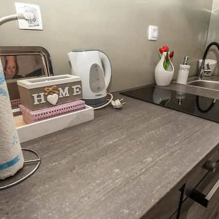 Mary & Private Free Parking Apartment