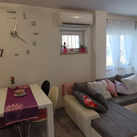 Mary & Private Free Parking Rovinj