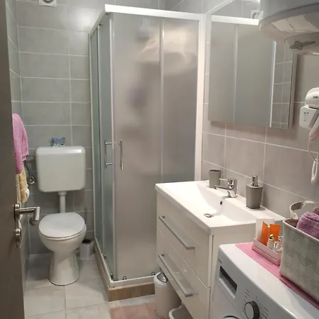 Apartment Mary & Private Free Parking *
